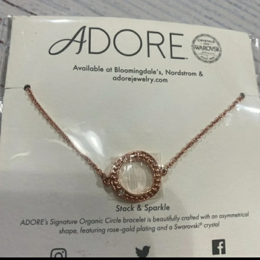 Organic Circle of love rose gold plated bracelet with Swarovski crystal.